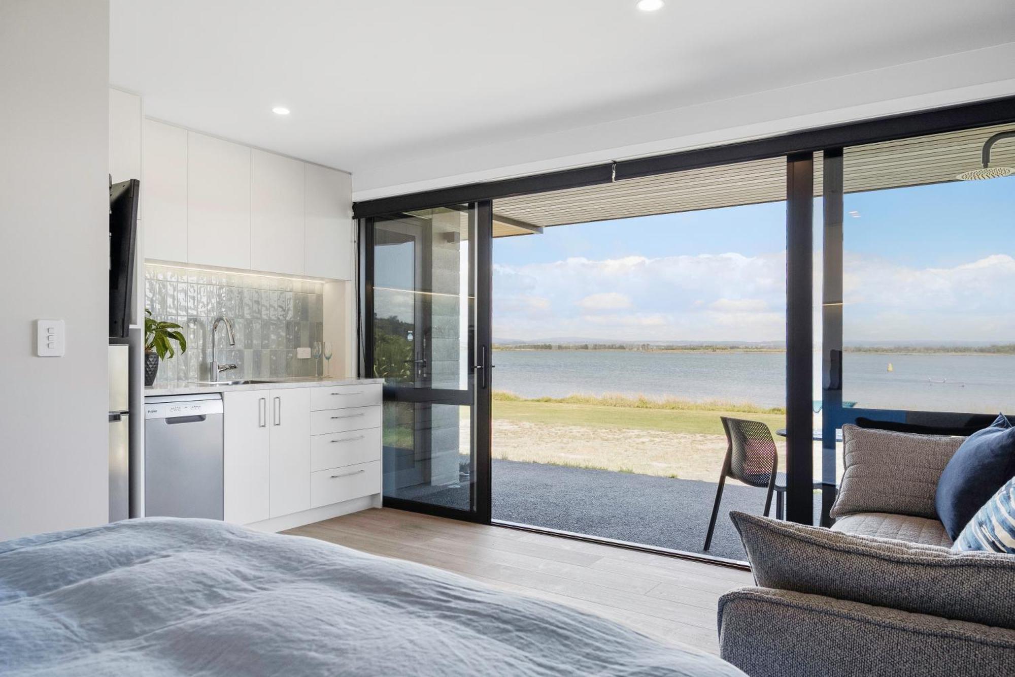 Pukehina Estuary Sunset Views Townhouse & Studio Eksteriør billede