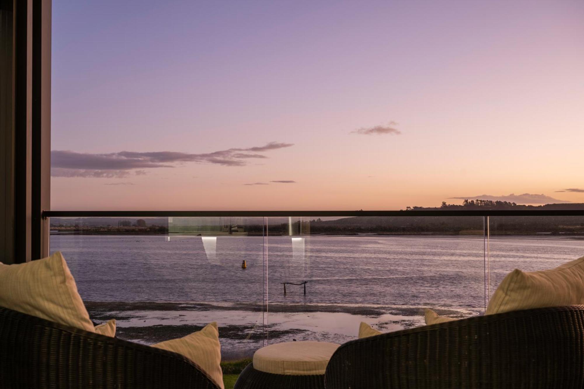 Pukehina Estuary Sunset Views Townhouse & Studio Eksteriør billede