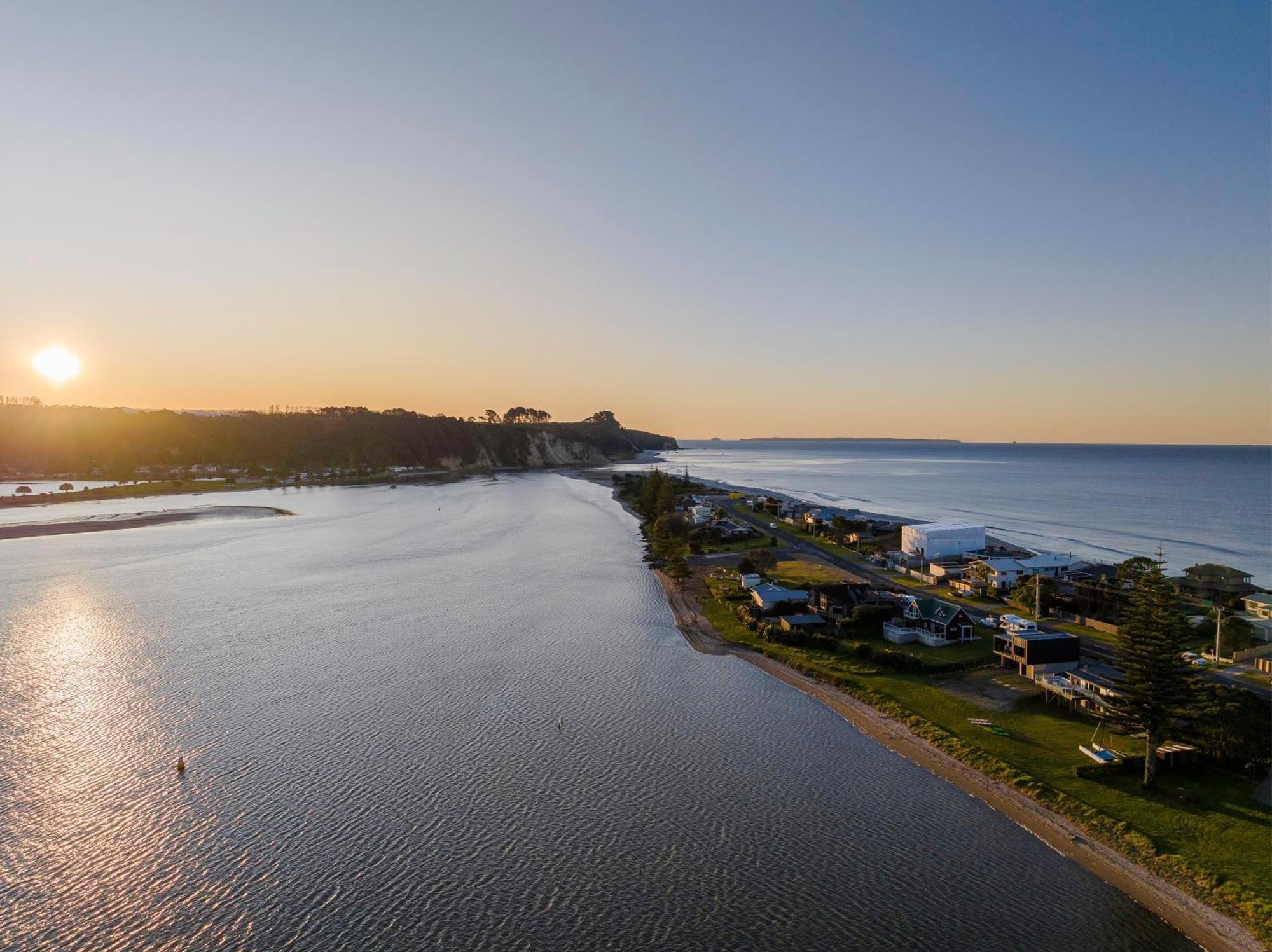 Pukehina Estuary Sunset Views Townhouse & Studio Eksteriør billede